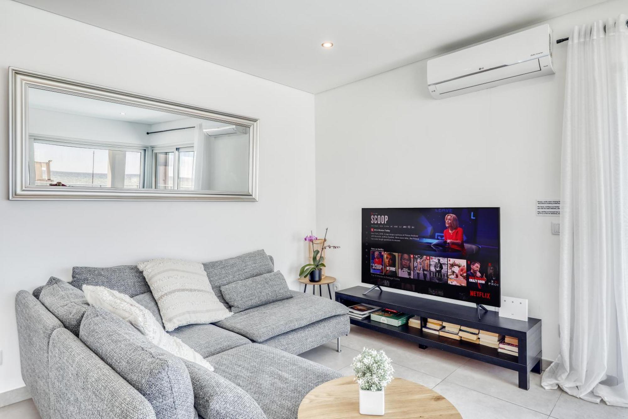 Ocean Chic By The Apartamento *