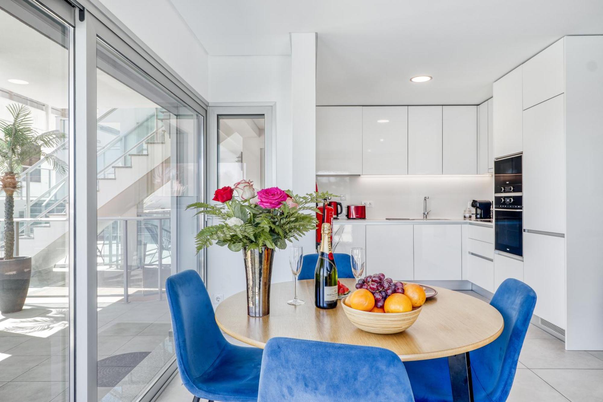 Ocean Chic By The Apartment